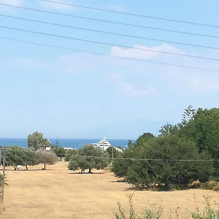 Olga's Garden Almiros strand
