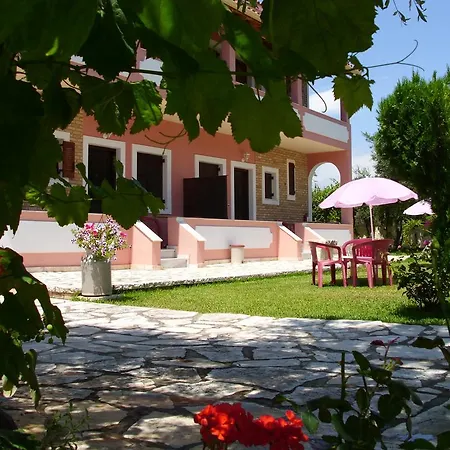 Appartement Olga's Garden Almiros strand