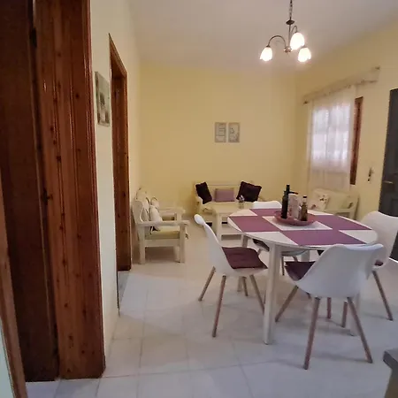 شقة Olga's Garden Almiros Beach