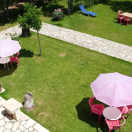 Olga's Garden Almiros strand